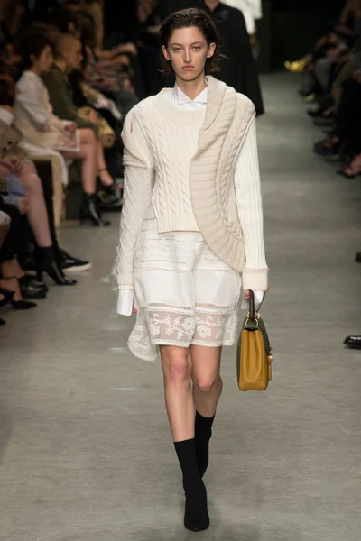 Look 3